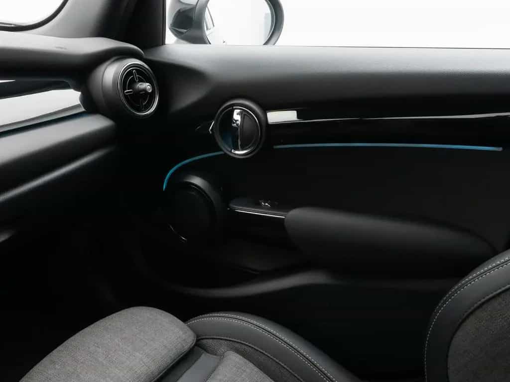 MINI Cooper Trim Kamera DAB Komfort Leder Sport LED 03/2023-photo-29
