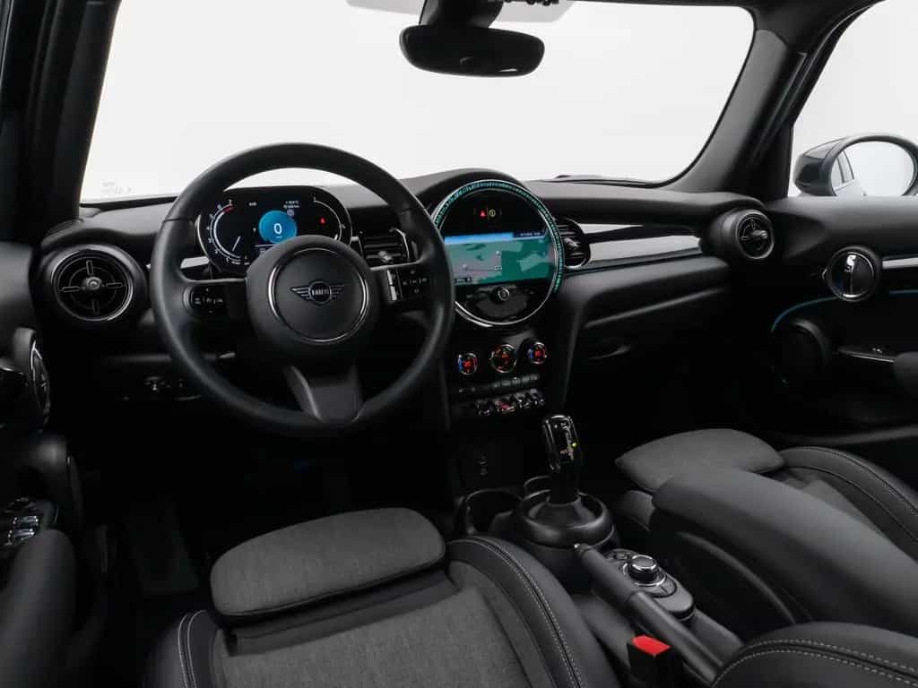 MINI Cooper Trim Kamera DAB Komfort Leder Sport LED 03/2023-photo-33