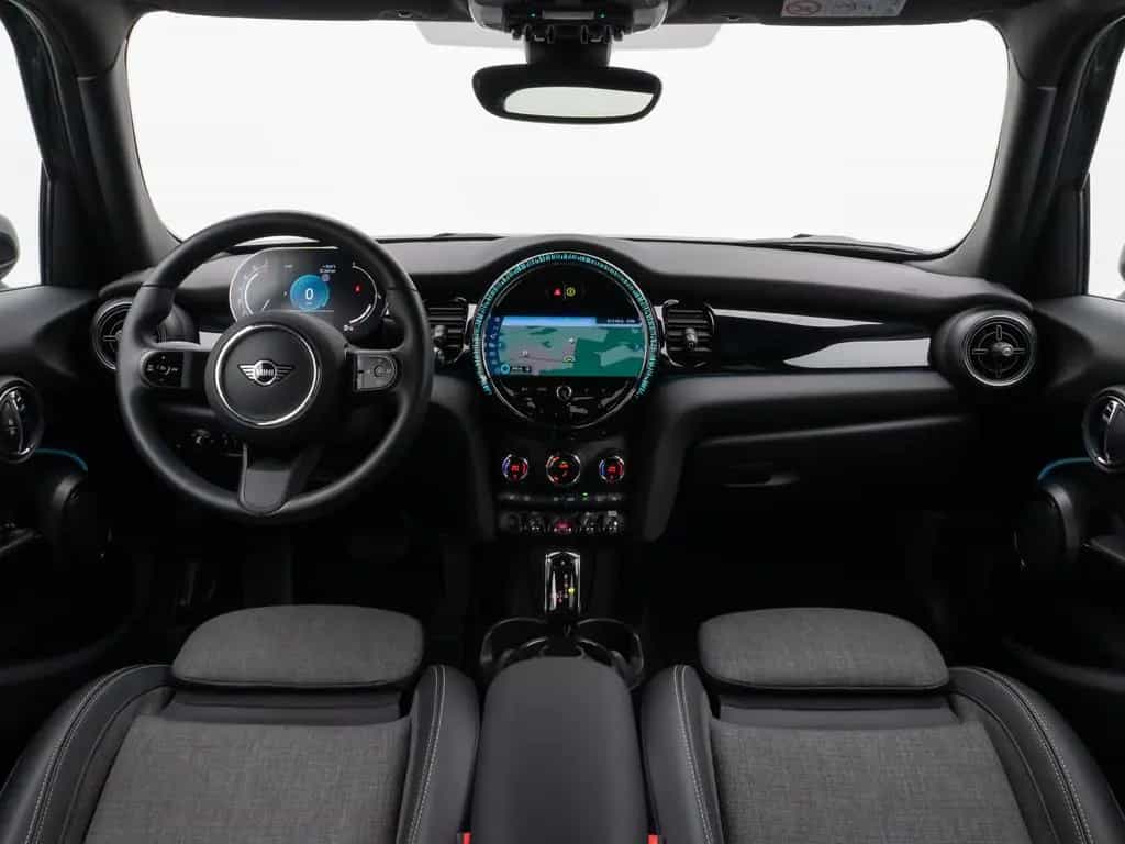 MINI Cooper Trim Kamera DAB Komfort Leder Sport LED 03/2023-photo-34