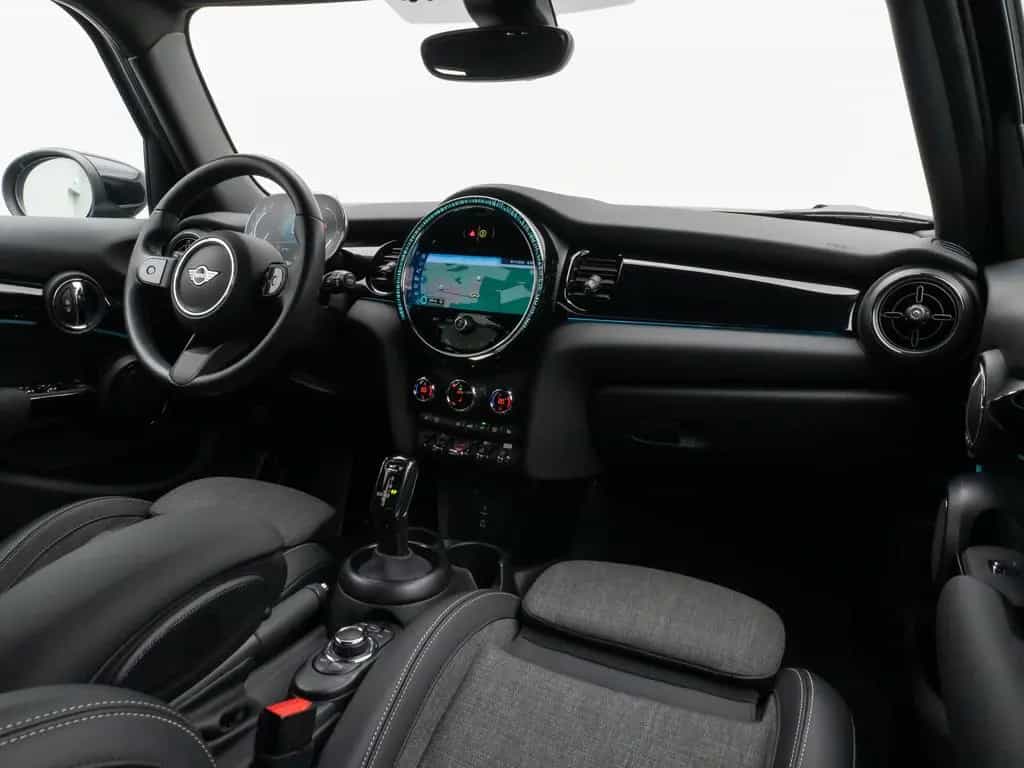 MINI Cooper Trim Kamera DAB Komfort Leder Sport LED 03/2023-photo-35