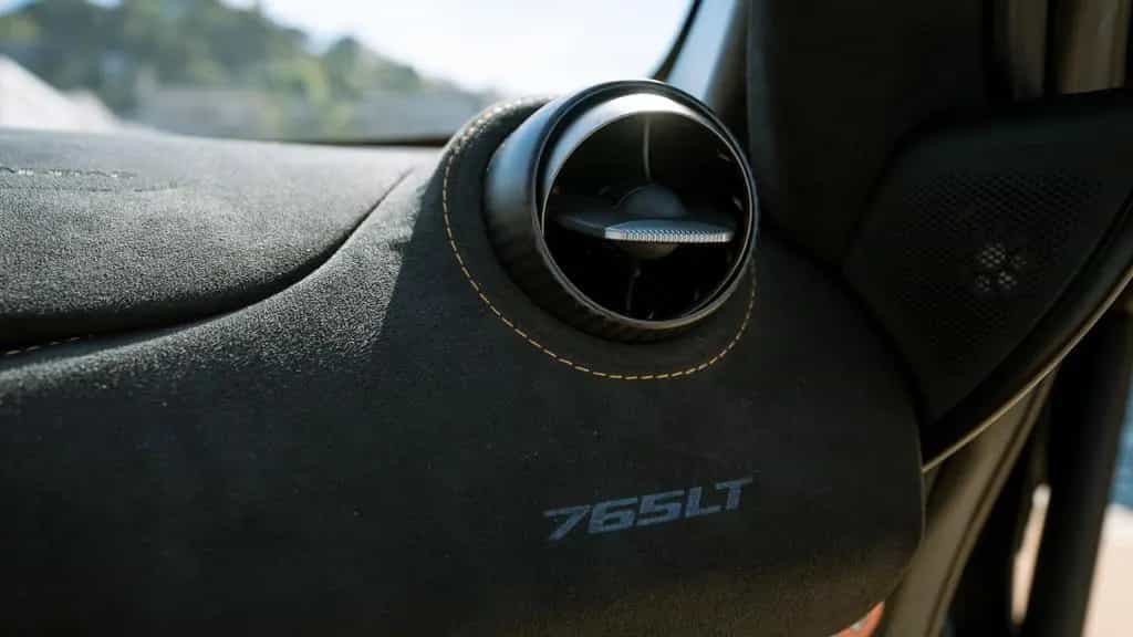 McLaren 765LT Spider - Carbon Fibre Interior/Exterior 03/2023-photo-18