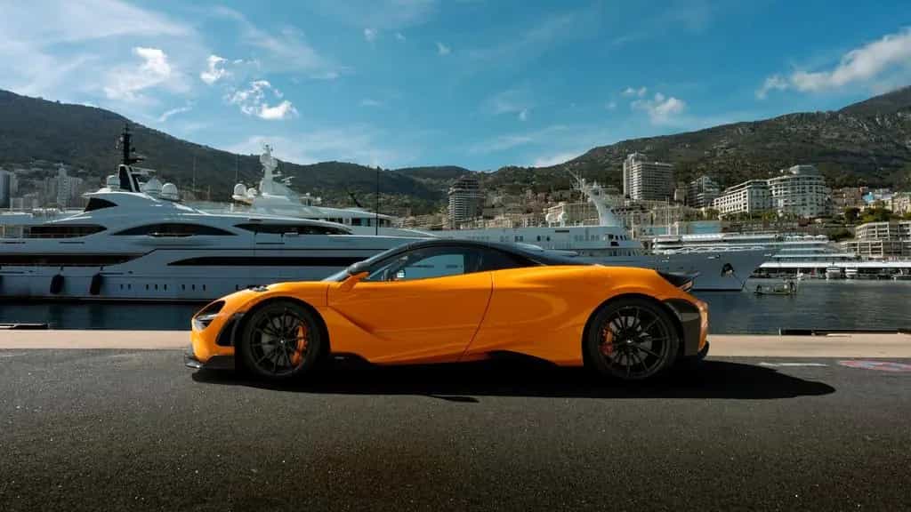 McLaren 765LT Spider - Carbon Fibre Interior/Exterior 03/2023-photo-5