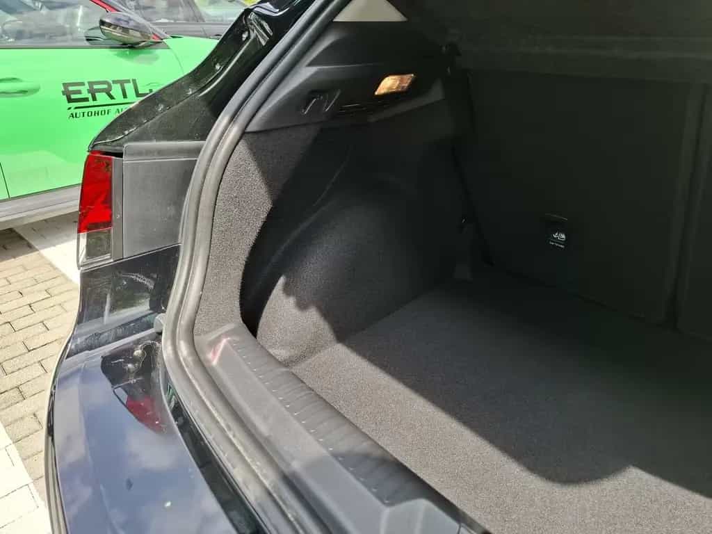 Renault Megane 5-Türer INTENS TCe 140 GPF 05/2021-photo-11