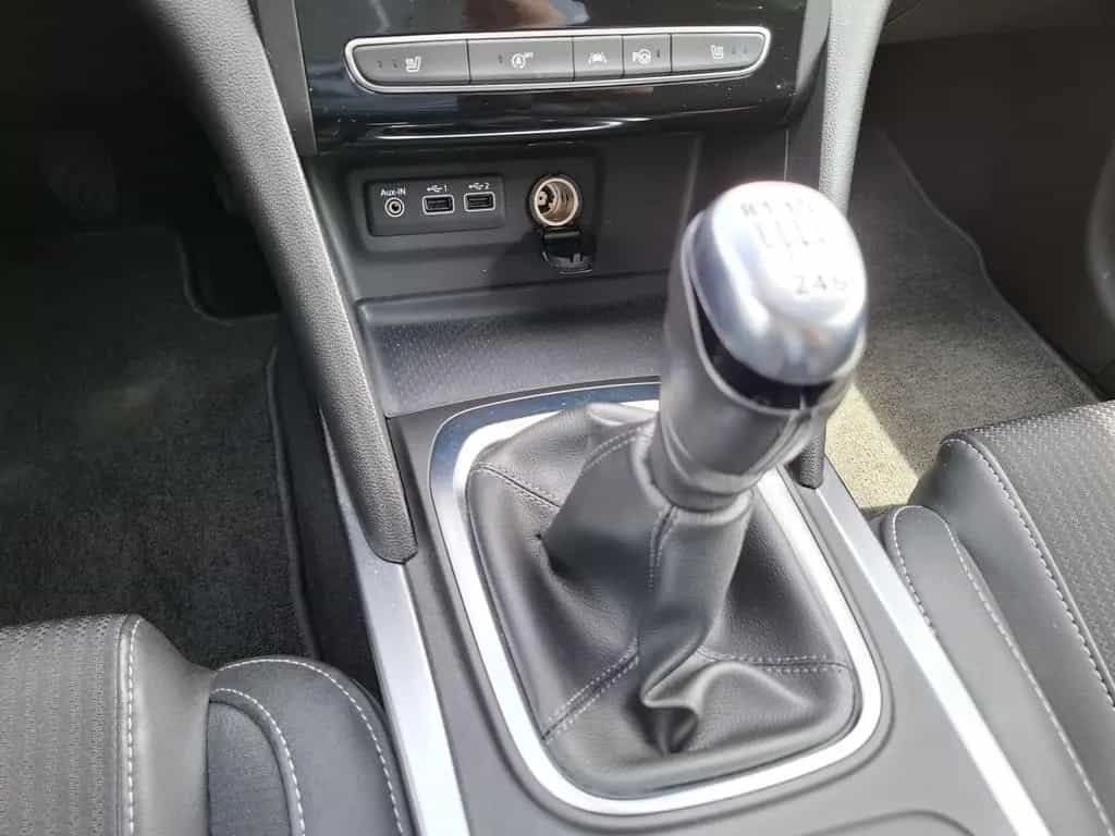 Renault Megane 5-Türer INTENS TCe 140 GPF 05/2021-photo-24