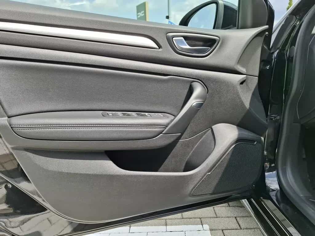 Renault Megane 5-Türer INTENS TCe 140 GPF 05/2021-photo-30