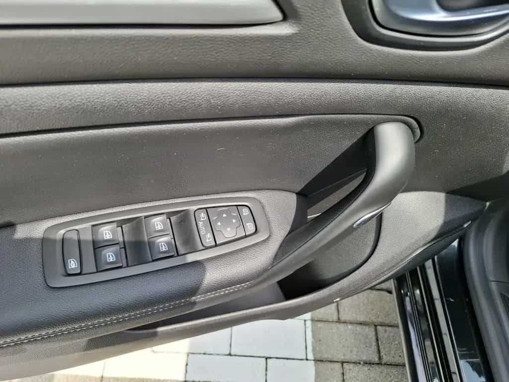 Renault Megane 5-Türer INTENS TCe 140 GPF 05/2021-photo-31