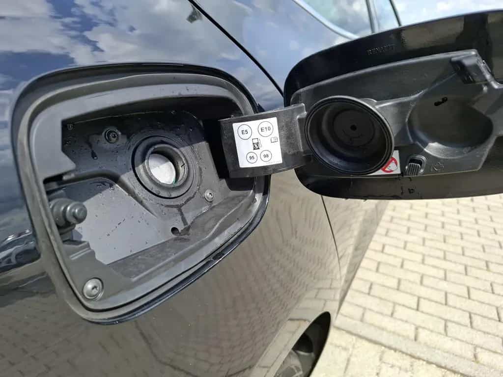 Renault Megane 5-Türer INTENS TCe 140 GPF 05/2021-photo-35