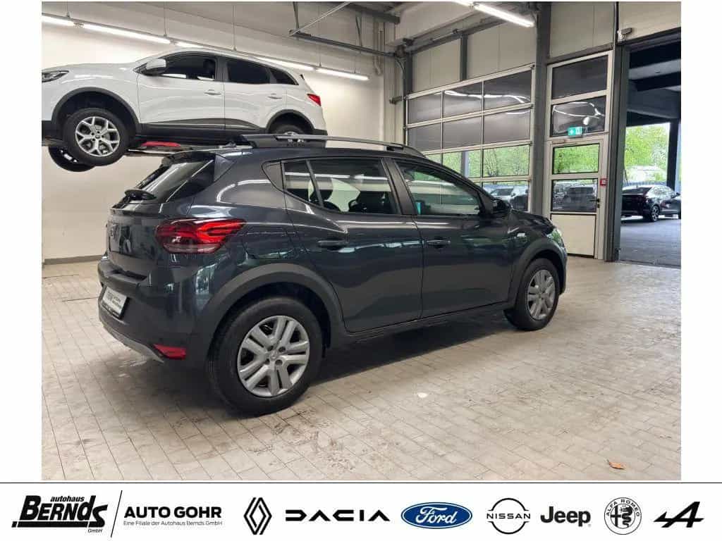 Dacia Sandero Stepway TCe 110 ULTIMATE KLIMA SHZ R-KAM 01/2023-photo-4