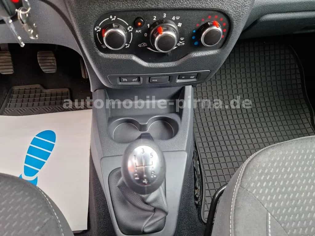 Dacia Dokker Comfort 1.6 SCe 100 KLIMA/SHZ/AHK - 1.HD! 02/2019-photo-12