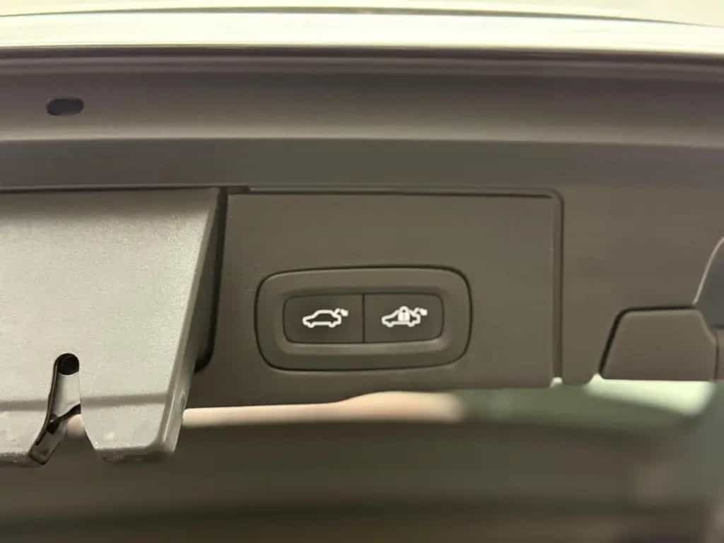 Volvo XC60 R Design AWD 360° ACC CarPlay IntelliSafe 07/2020-photo-11