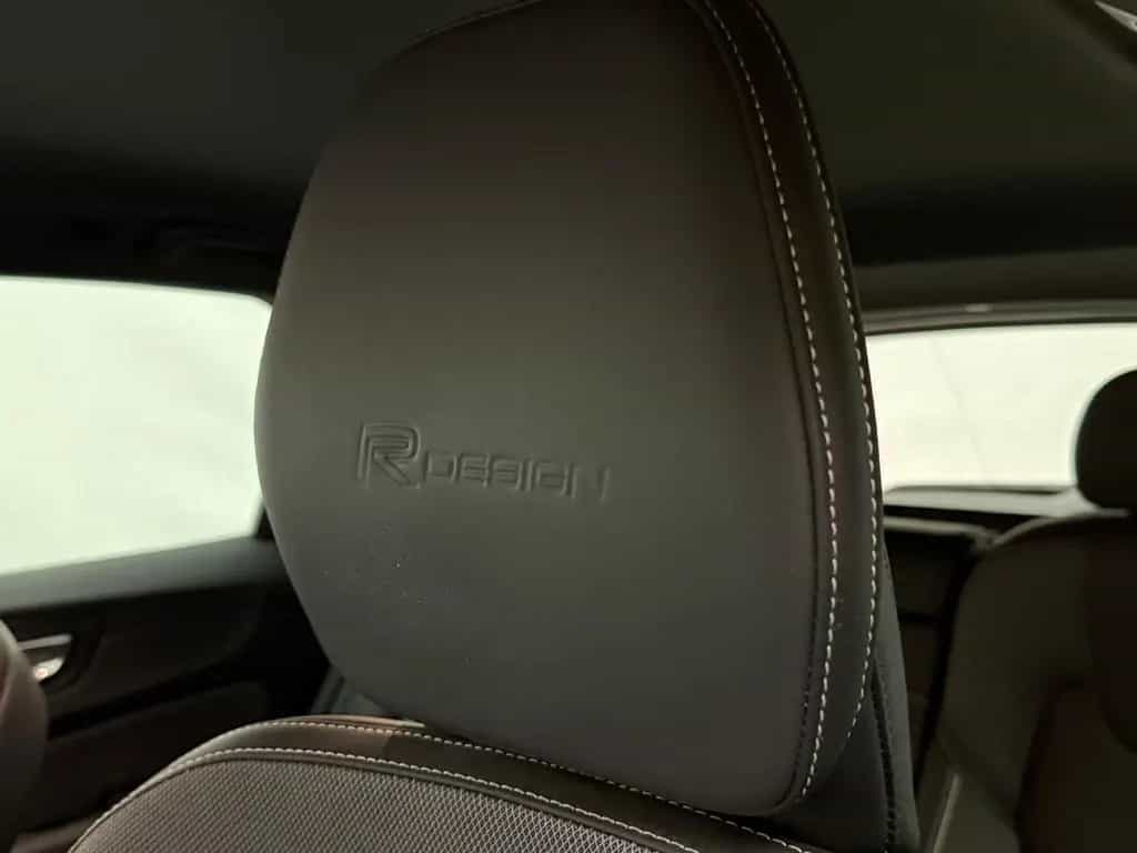 Volvo XC60 R Design AWD 360° ACC CarPlay IntelliSafe 07/2020-photo-19