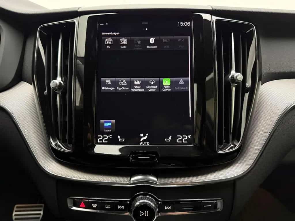 Volvo XC60 R Design AWD 360° ACC CarPlay IntelliSafe 07/2020-photo-35