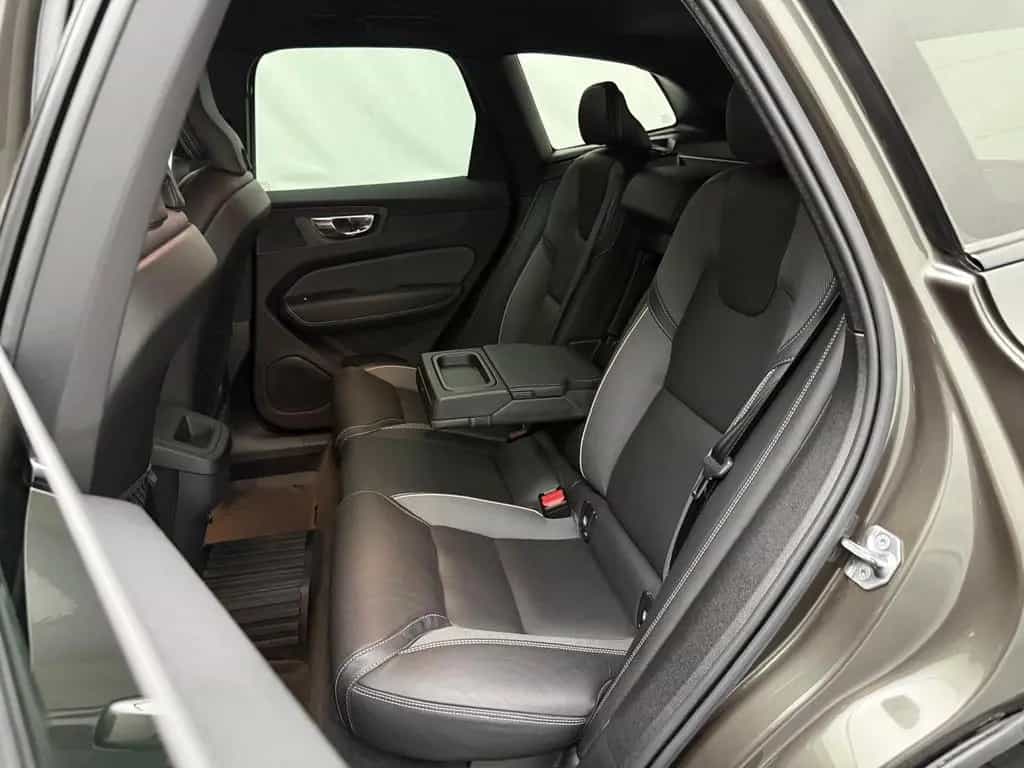 Volvo XC60 R Design AWD 360° ACC CarPlay IntelliSafe 07/2020-photo-41