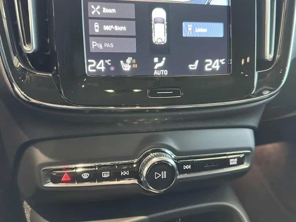 Volvo XC40 B4 (Benzin) Inscription 2WD Automatik Navi 02/2022-photo-19