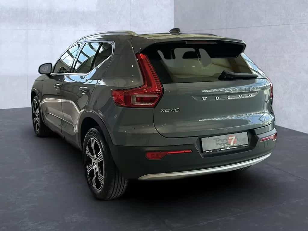 Volvo XC40 B4 (Benzin) Inscription 2WD Automatik Navi 02/2022-photo-2