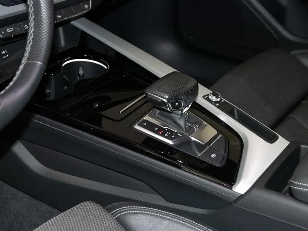 Audi A4 Avant 40 TFSI S line competition AHK virtCo 03/2023-photo-18