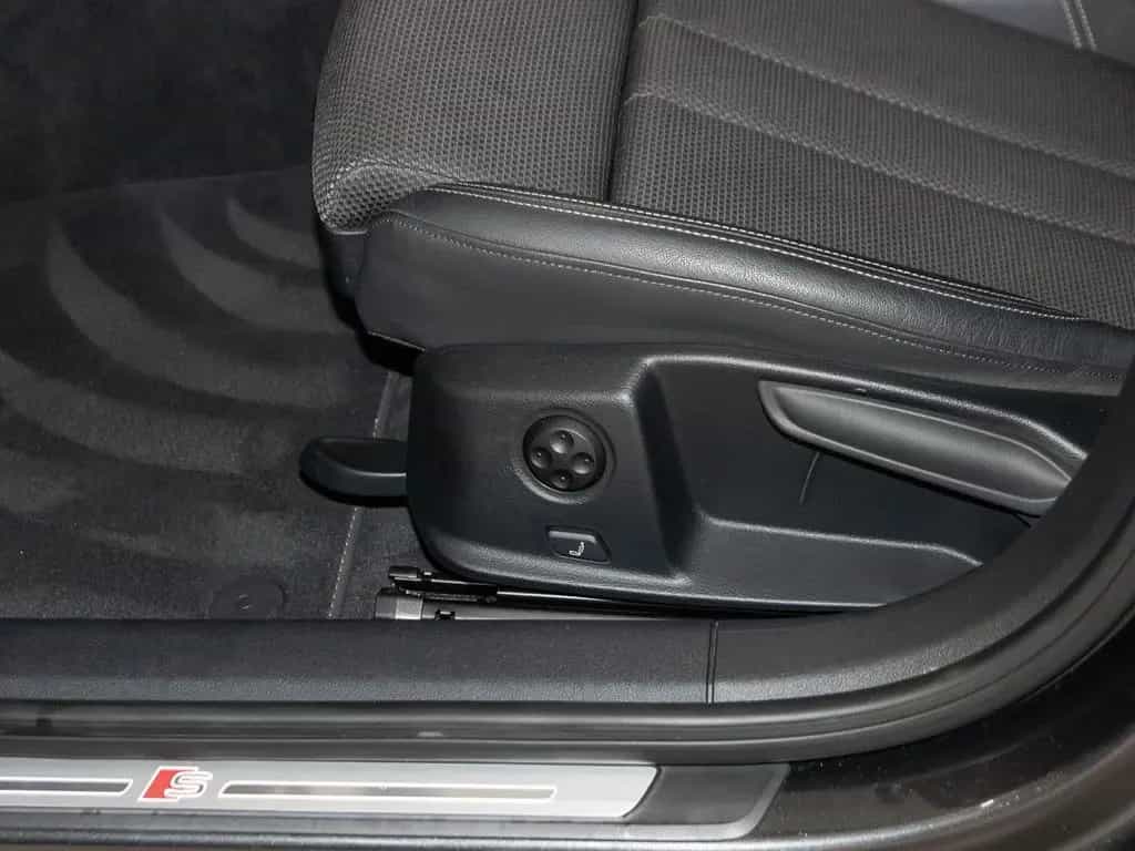 Audi A4 Avant 40 TFSI S line competition AHK virtCo 03/2023-photo-19