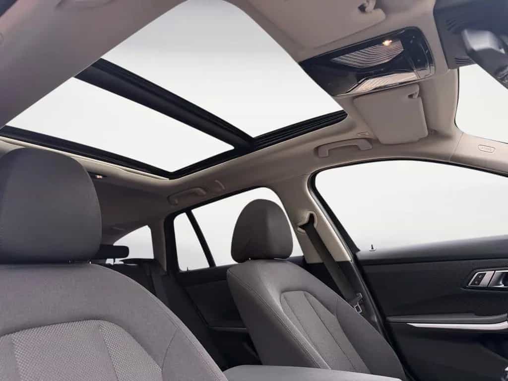 BMW 330 i xDrive Touring Luxury Line Laserlicht Head- 03/2020-photo-12