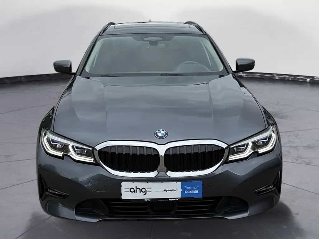 BMW 330 i xDrive Touring Luxury Line Laserlicht Head- 03/2020-photo-6