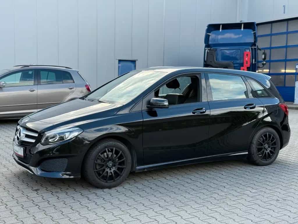Mercedes-Benz B 180 Garantie Automatik* Leder* Navi* 07/2015-photo-6