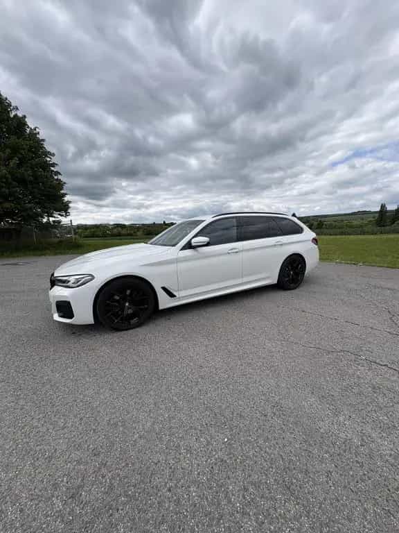 BMW 520 d xDrive Touring A Facelift! 10/2020-photo-14