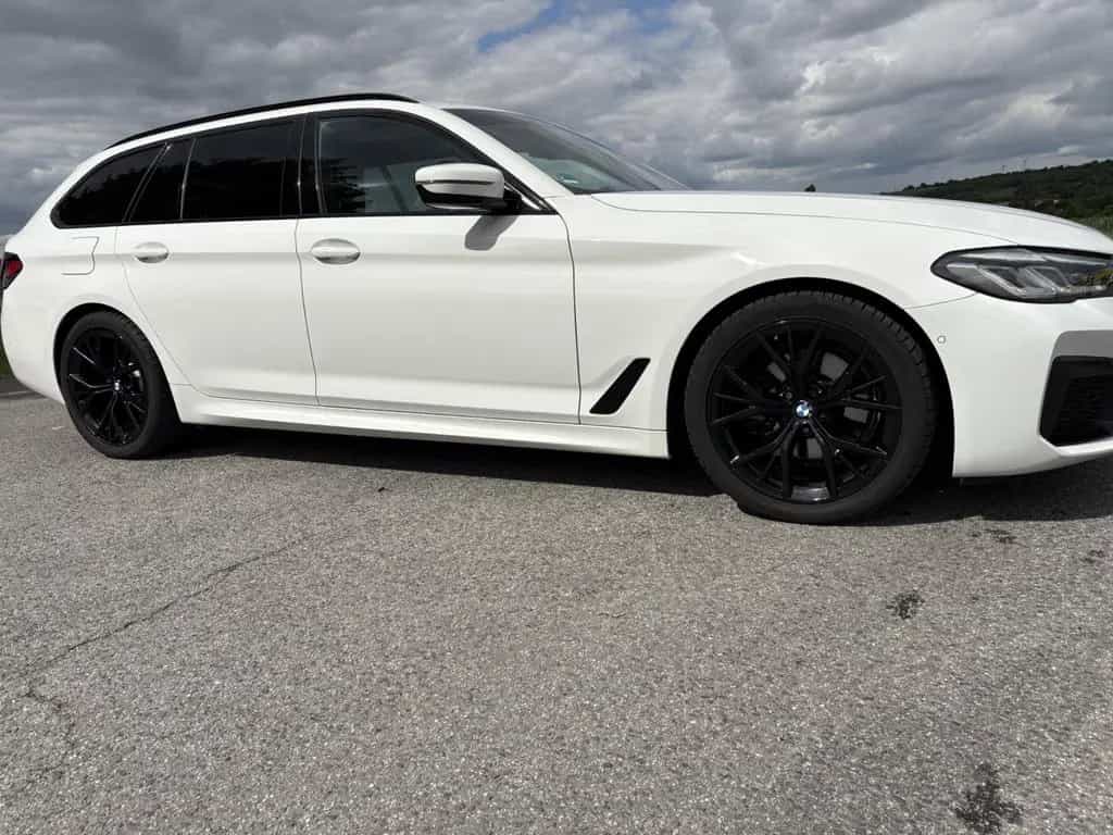 BMW 520 d xDrive Touring A Facelift! 10/2020-photo-17