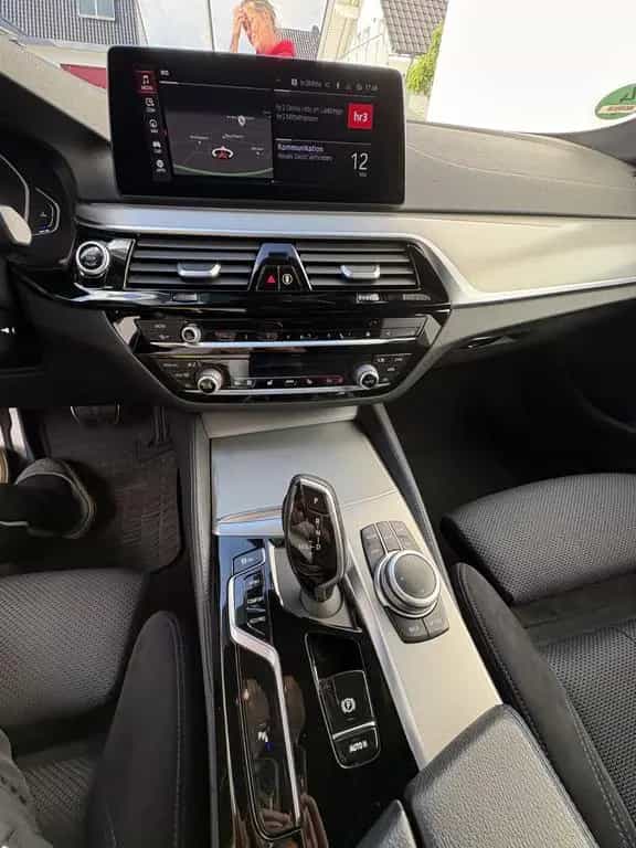 BMW 520 d xDrive Touring A Facelift! 10/2020-photo-7
