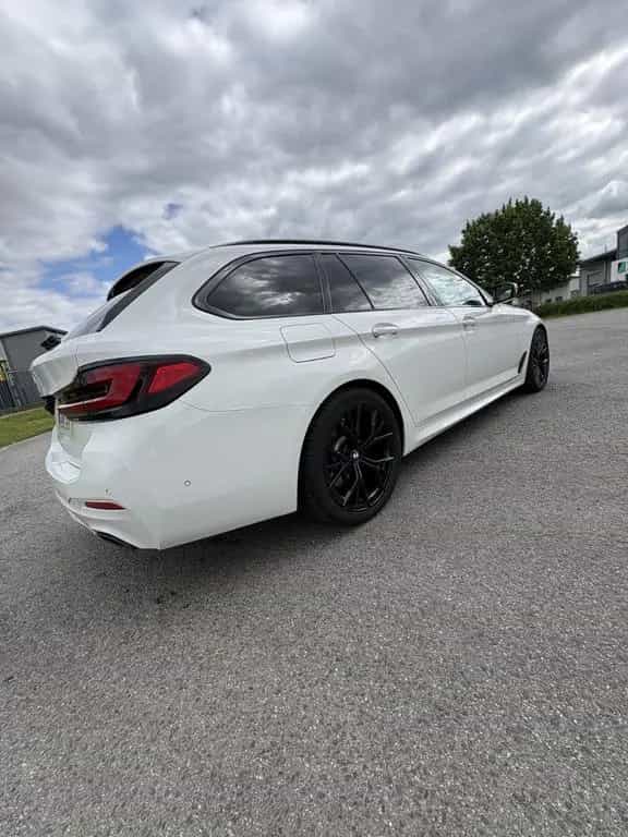 BMW 520 d xDrive Touring A Facelift! 10/2020-photo-9