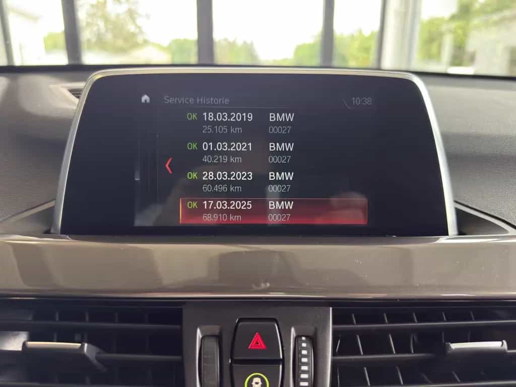 BMW X1 xDrive 20i xLine AHK*LED*RFK*LEDER*TEMPO 04/2018-photo-18