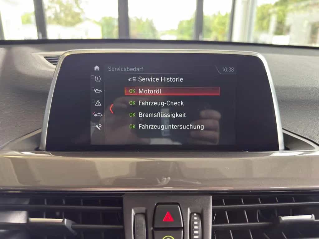 BMW X1 xDrive 20i xLine AHK*LED*RFK*LEDER*TEMPO 04/2018-photo-19