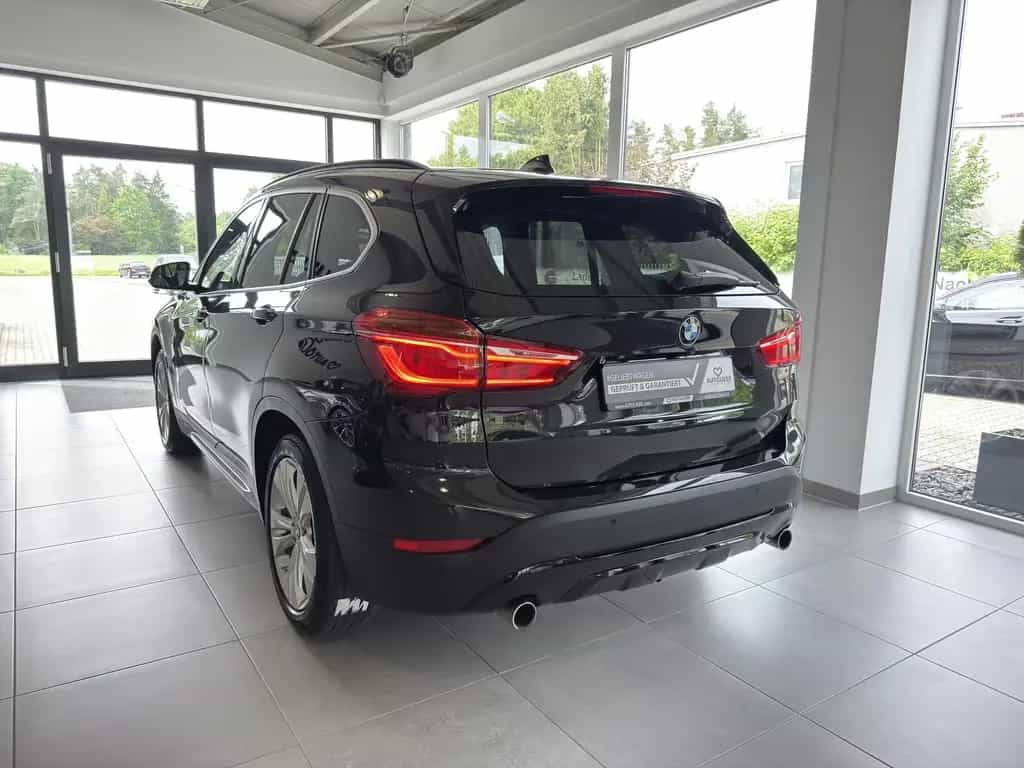 BMW X1 xDrive 20i xLine AHK*LED*RFK*LEDER*TEMPO 04/2018-photo-3