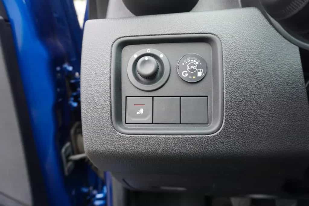 Dacia Duster II Prestige*TEMPOMAT*KAMERA*PDC*AHK*USB ! 03/2020-photo-12