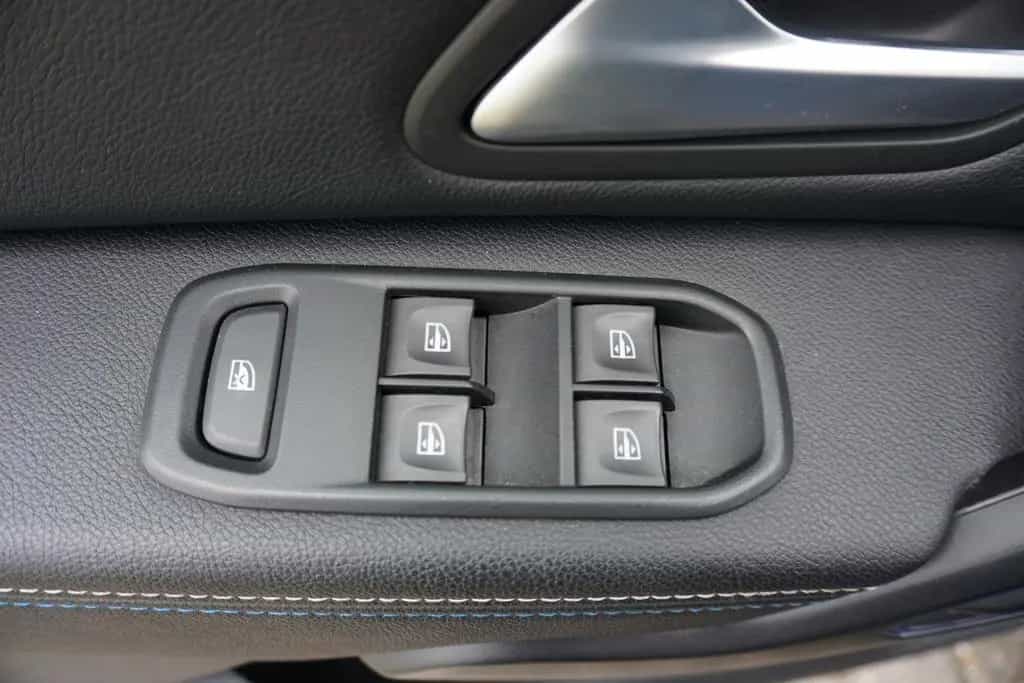 Dacia Duster II Prestige*TEMPOMAT*KAMERA*PDC*AHK*USB ! 03/2020-photo-25
