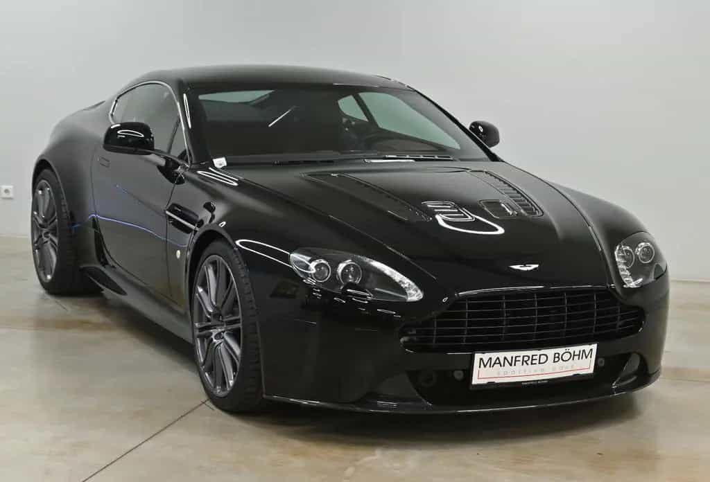 Aston Martin V12 Vantage Coupe 08/2012-photo-1