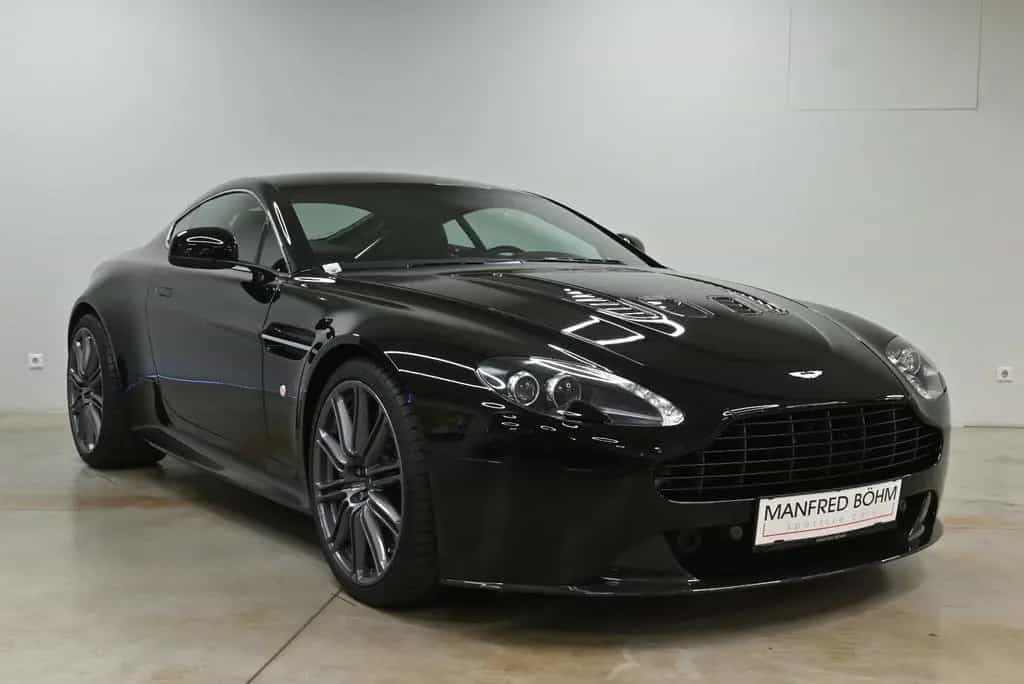 Aston Martin V12 Vantage Coupe 08/2012-photo-10