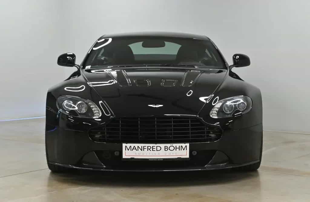 Aston Martin V12 Vantage Coupe 08/2012-photo-11