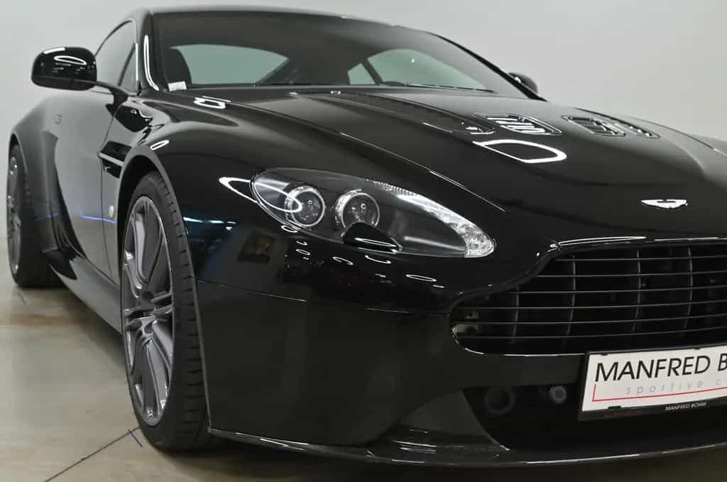 Aston Martin V12 Vantage Coupe 08/2012-photo-16