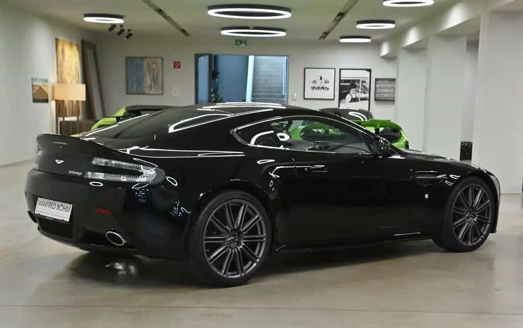 Aston Martin V12 Vantage Coupe 08/2012-photo-2