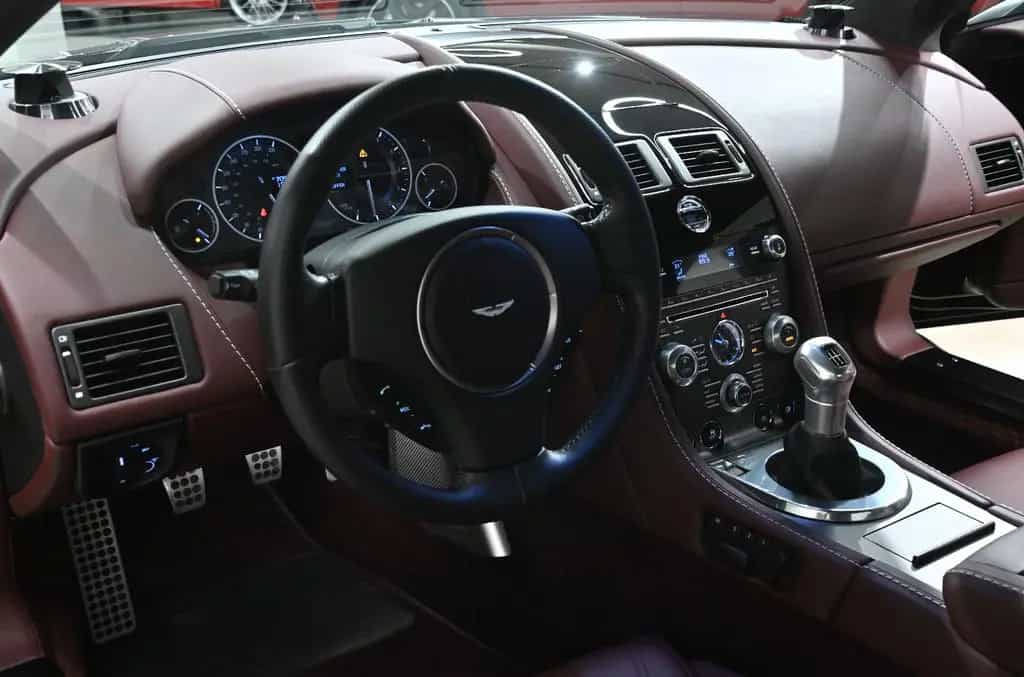 Aston Martin V12 Vantage Coupe 08/2012-photo-4