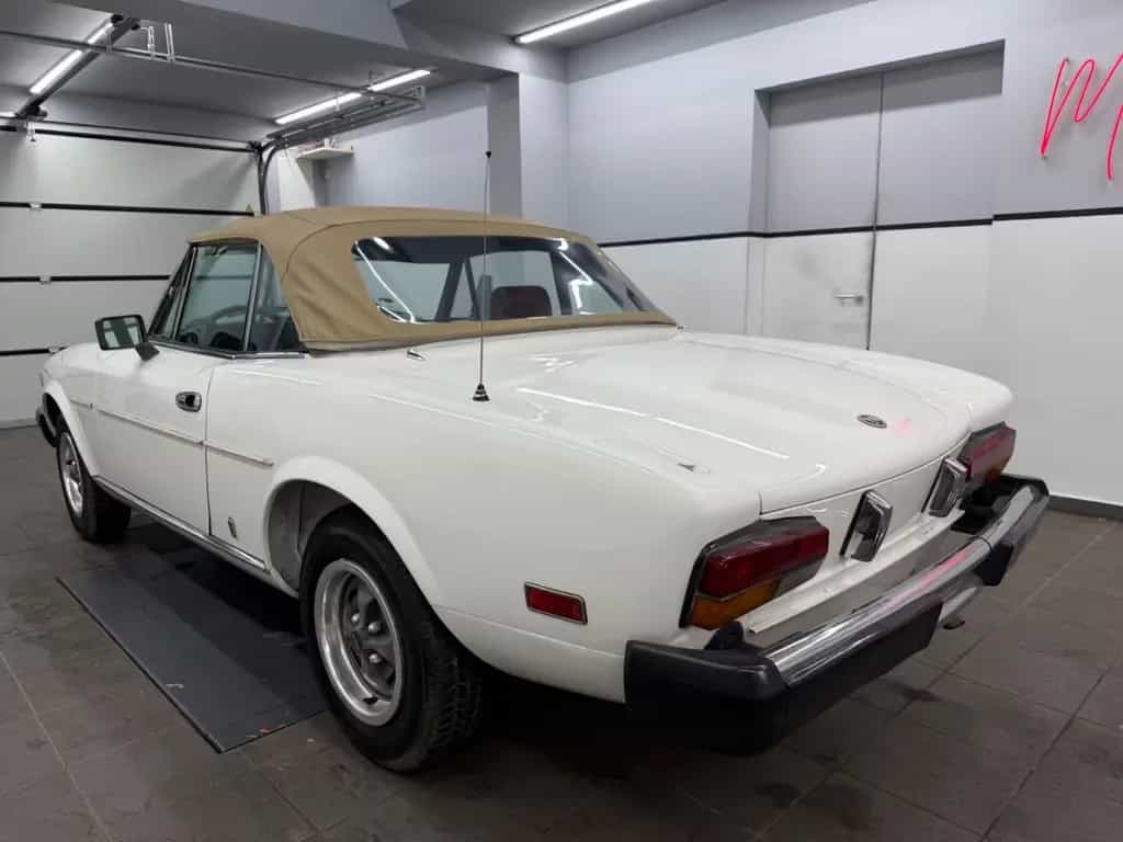 Fiat 124 Spider 2.0 Automatik/H-Kenzeiche/Verdeck-Neu 07/1979-photo-4