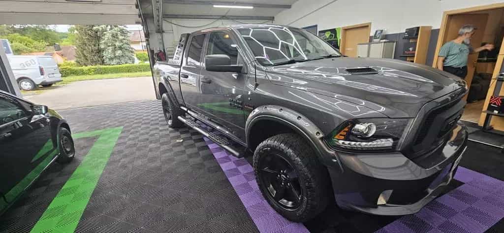 Dodge RAM 1500 5.7 Hemi Quad Cab 4x4 10/2018-photo-2