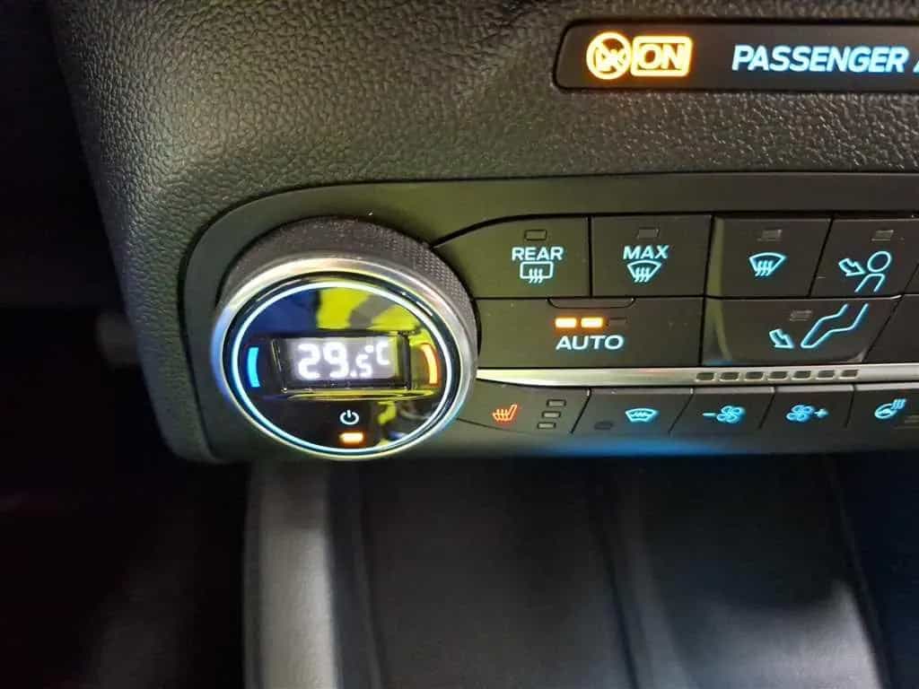 Ford Kuga Titanium 2.5 DuraTec FHEV AHK Winterpaket 11/2022-photo-34