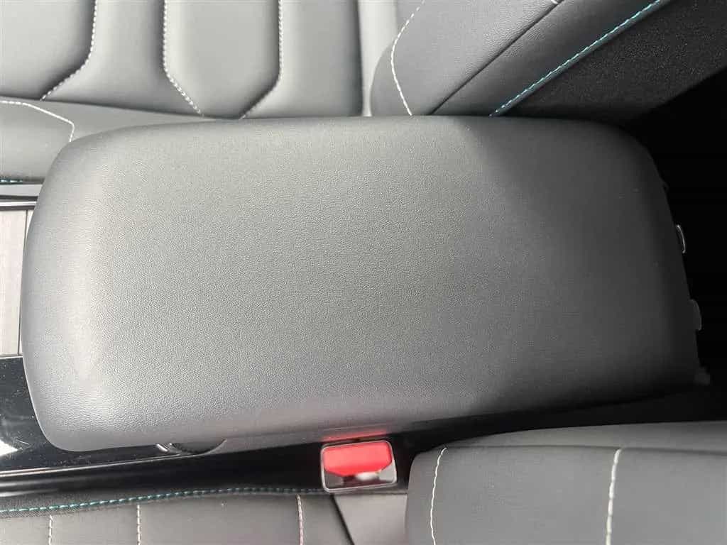 Citroën C4 Shine 1.2 Puretech Kältepaket 04/2024-photo-25