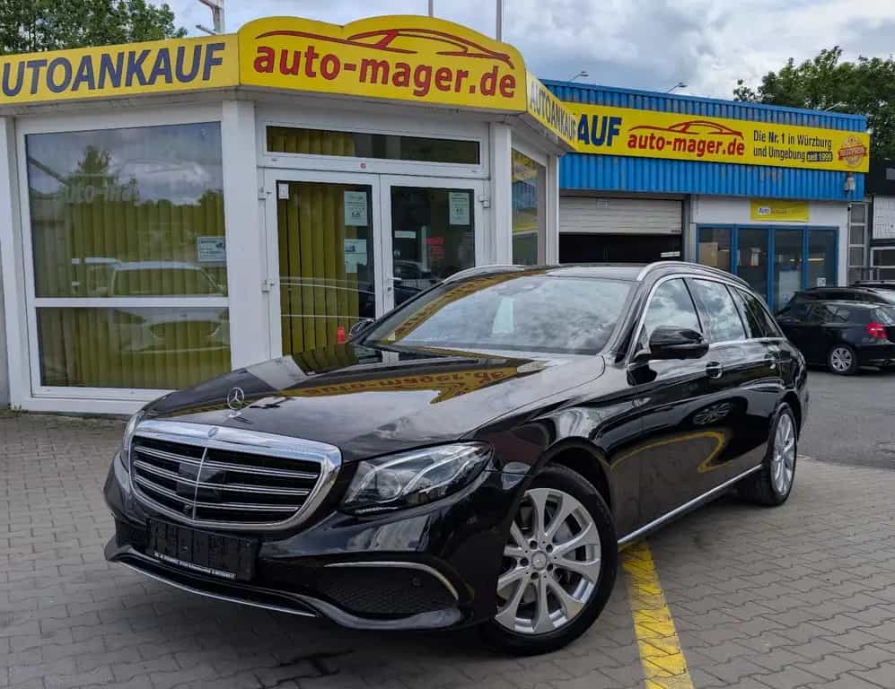 Mercedes-Benz E 350 d T Exclusive*2.Hd*Dis+*AHK*LED*SH*360°LUFT 03/2017-photo-0