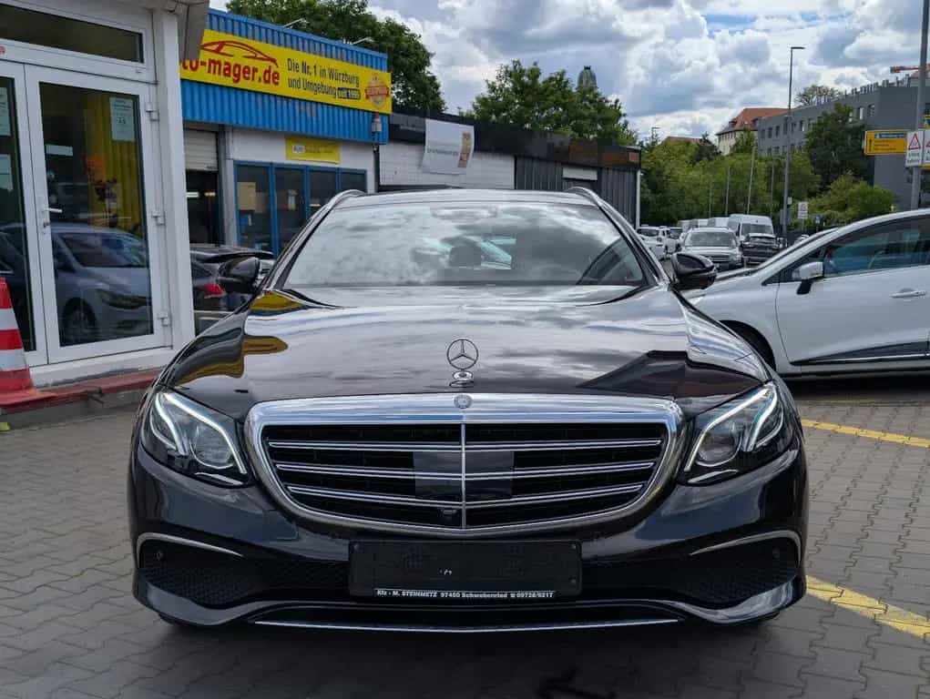 Mercedes-Benz E 350 d T Exclusive*2.Hd*Dis+*AHK*LED*SH*360°LUFT 03/2017-photo-1