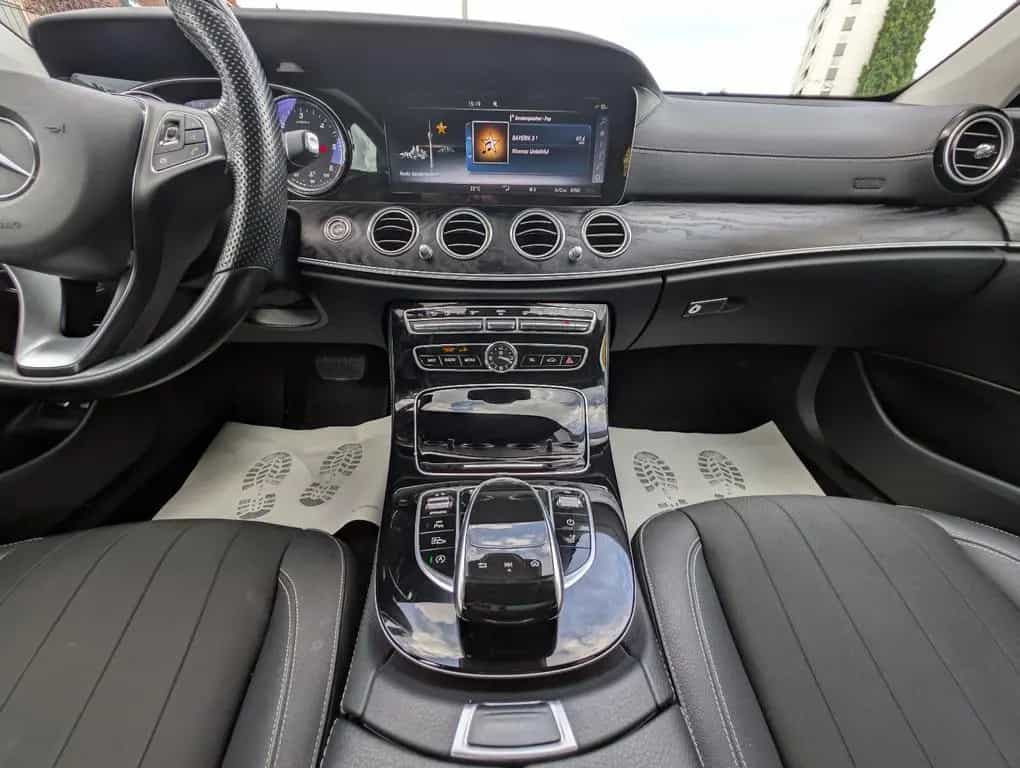 Mercedes-Benz E 350 d T Exclusive*2.Hd*Dis+*AHK*LED*SH*360°LUFT 03/2017-photo-19