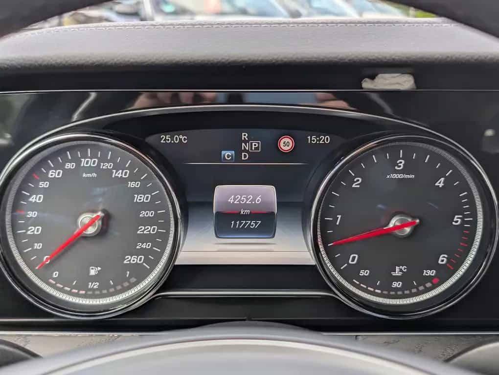 Mercedes-Benz E 350 d T Exclusive*2.Hd*Dis+*AHK*LED*SH*360°LUFT 03/2017-photo-29