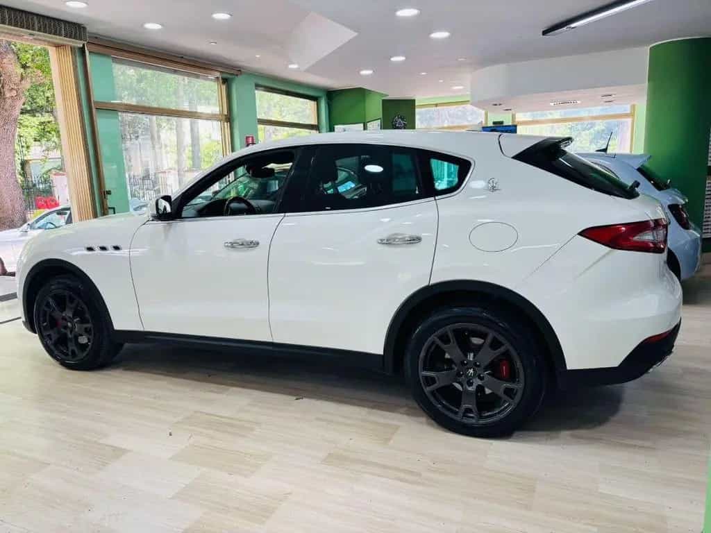 Maserati Levante 3.0 V6 Diesel 250 CV Q4 - AWD G 01/2019-photo-5