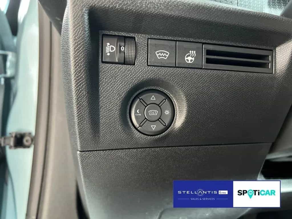 Citroën C4 1.2 PureTech 130 Max Aut. LED, HuD, KAMERA 12/2024-photo-12