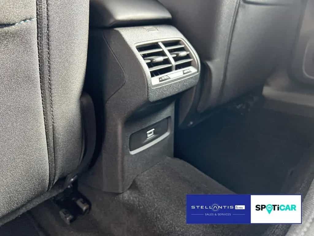 Citroën C4 1.2 PureTech 130 Max Aut. LED, HuD, KAMERA 12/2024-photo-16
